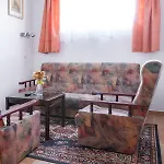Hotel Alton Garni 3*